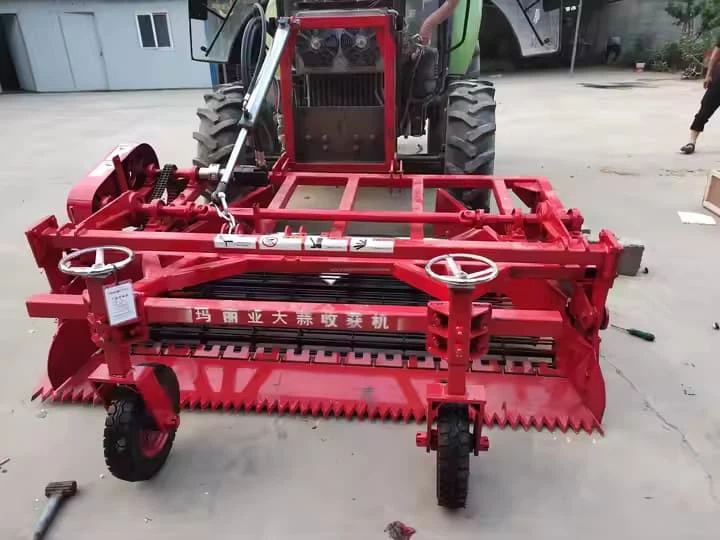 รถแทรกเตอร์ขนาดเล็กที่เมาน